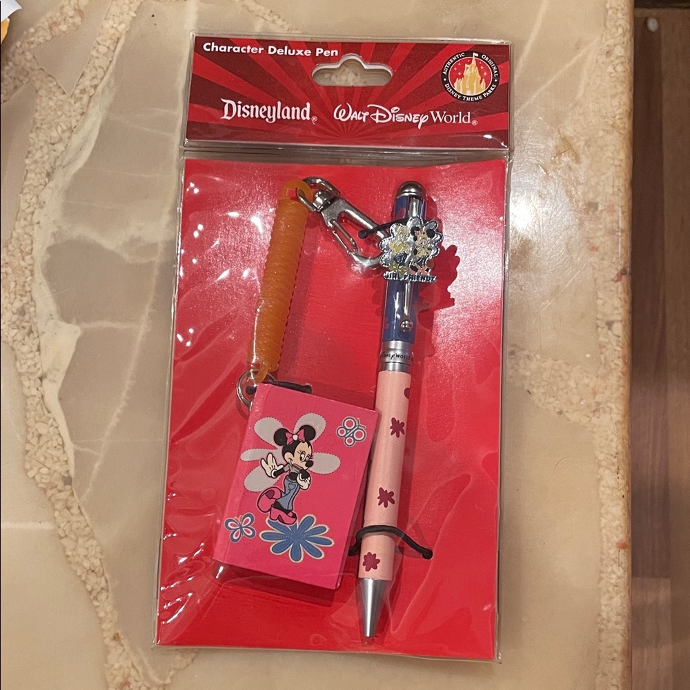 Disneyland Daisy and Minnie girlfriends Deluxe Pen With Tiny Notebook